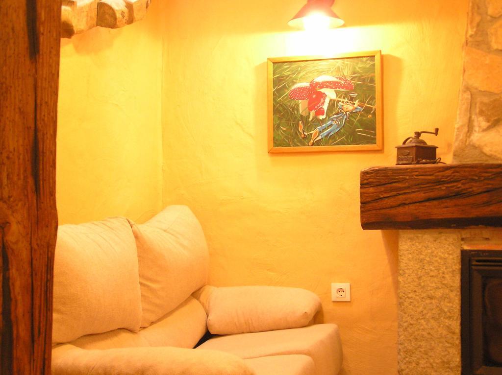 Hostal Rural Las Cuatro Calles San Martín del Pimpollar Buitenkant foto