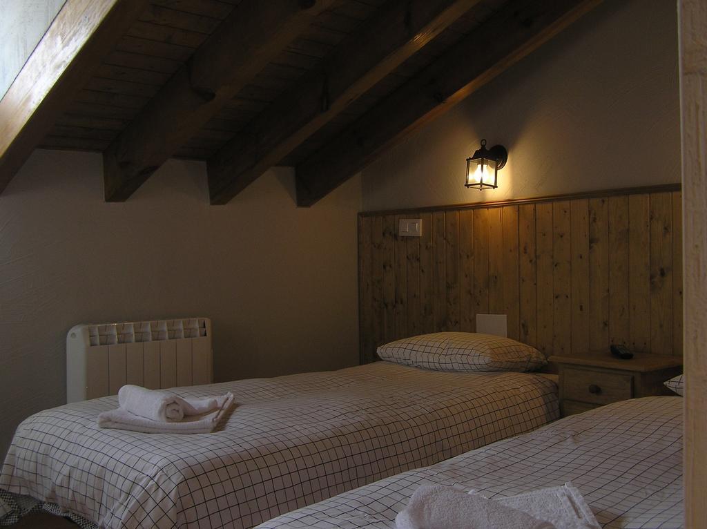Hostal Rural Las Cuatro Calles San Martín del Pimpollar Buitenkant foto
