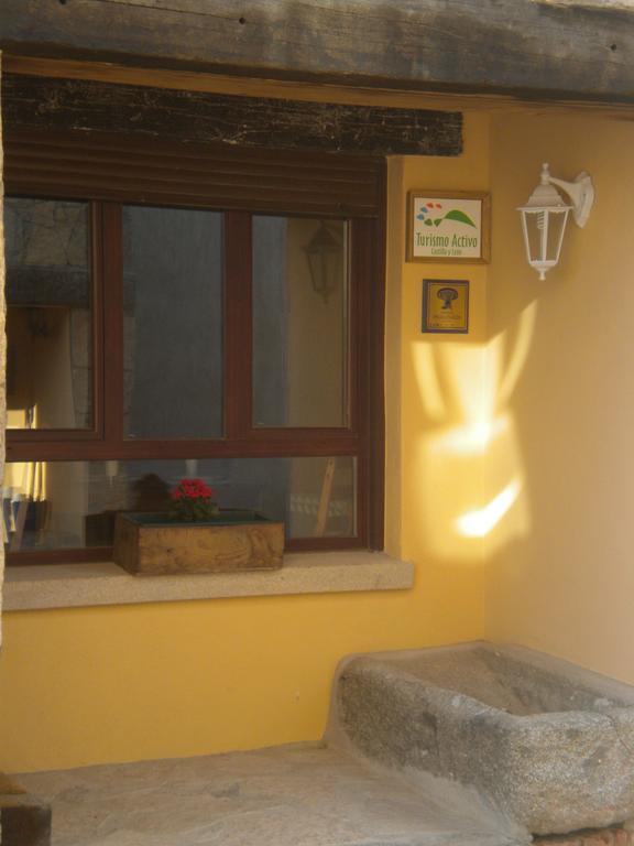 Hostal Rural Las Cuatro Calles San Martín del Pimpollar Buitenkant foto